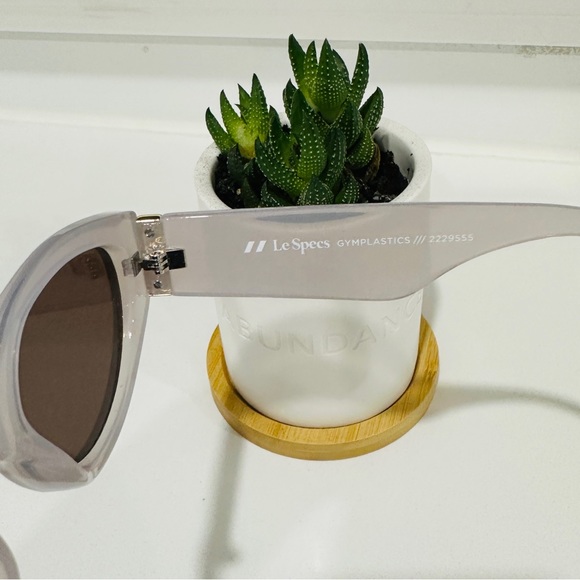 Le Specs Gymplastics In Rocksalt - Picture 5 of 8